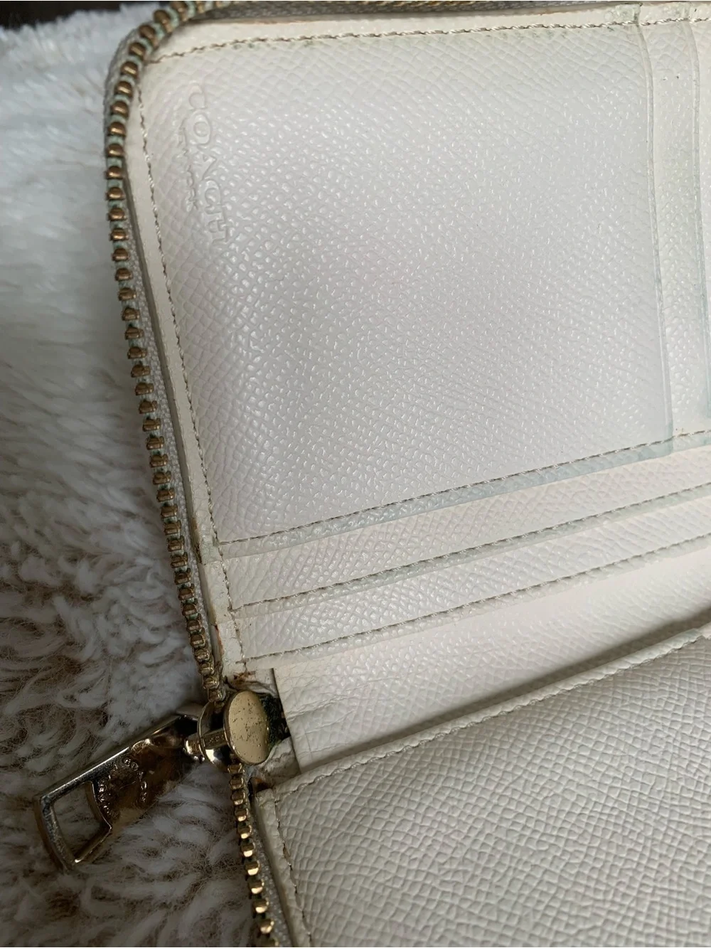 Coach compact zip